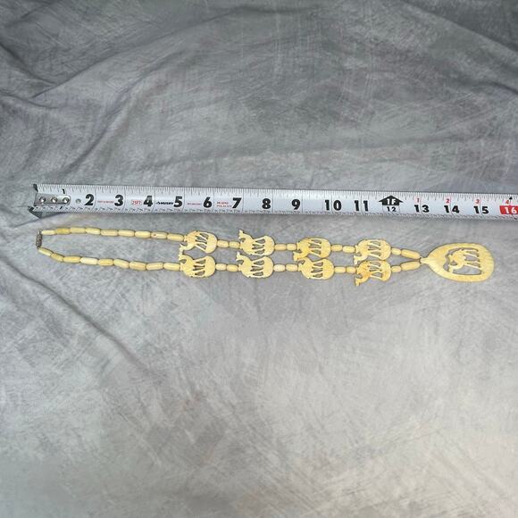 Vintage Necklace Costume Jewelry Boho Carved Bone Shell Beads Camels 15" Ethnic - Picture 5 of 6